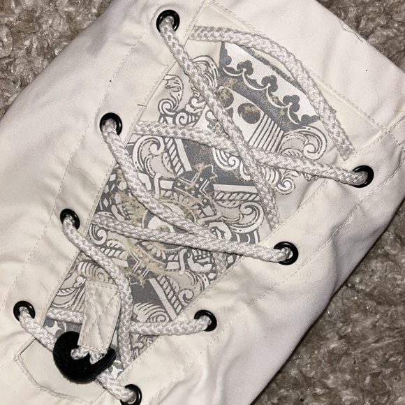 Burton Ronin Roper La Cosa Nostra White “King of Skulls” Winter Jacket - Picture 13 of 14